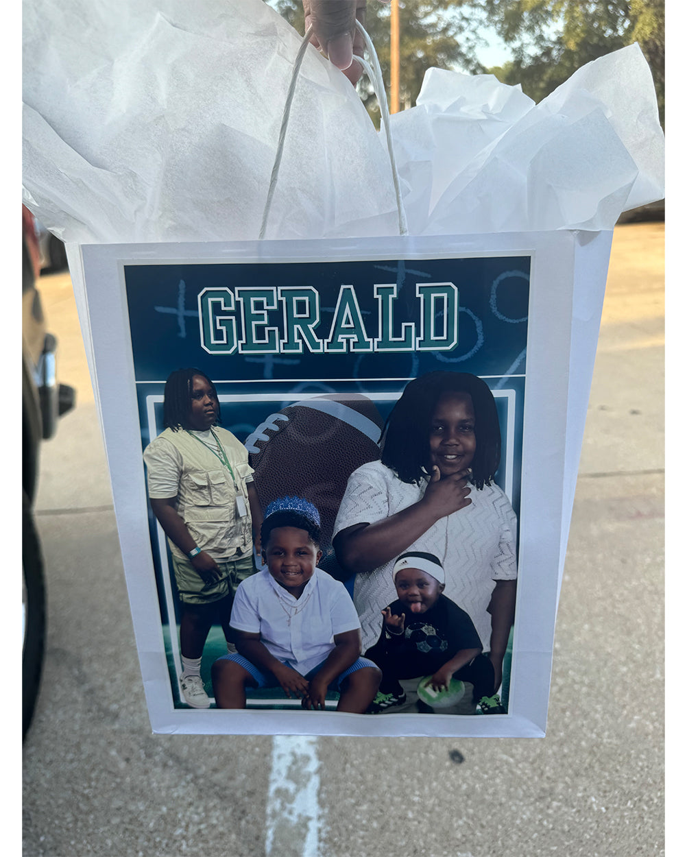 CUSTOM GIFT BAGS (12 CT)